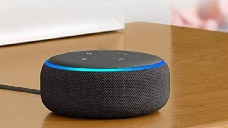 Echo Dot 3rd Gen. A device with compact essential features.